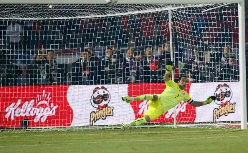 El penal de Higuaín en la Copa América 2015.