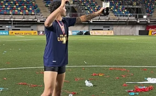 Gastón Rodríguez con video llamada hasta Uruguay y con fernet en mano. Foto: Redgol.