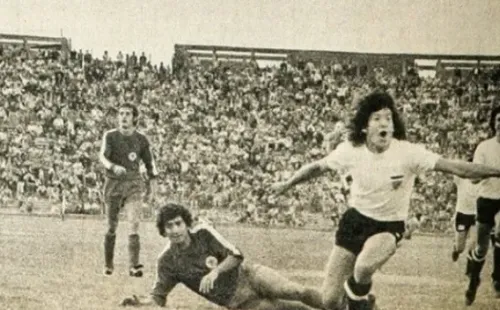 Orellana grita su gol en el estadio Monumental ante Aviación