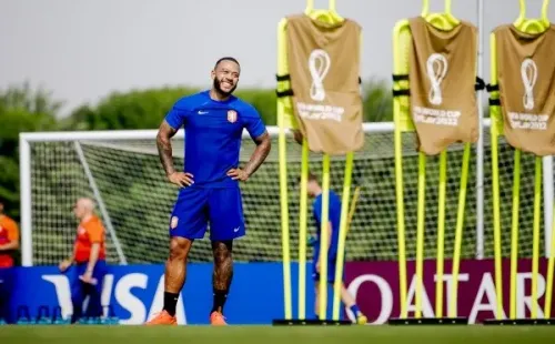 Depay en un entrenamiento de su selección (Foto: Twitter Selección Países Bajos)