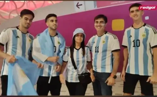Quinteros con toda su familia en Qatar.