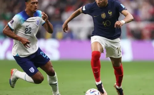 Mbappé es uno de los seis franceses que juegan en su país (Getty)