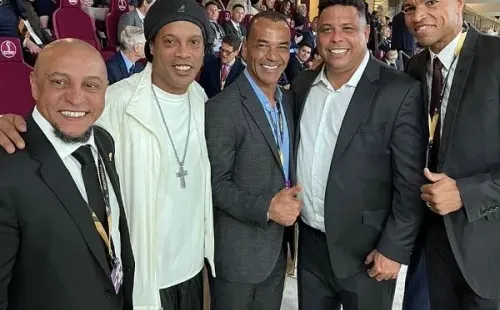 Ronaldinho junto a glorias del fútbol brasileño en Qatar (Instagram)