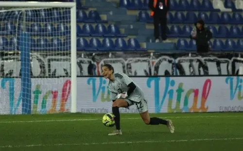 Torrero fue titular en el primer tiempo y le dio paso a Canales en el segundo. (La Roja)