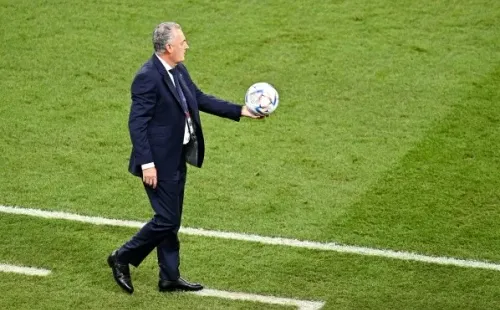 Alfaro dirigiendo en Qatar 2022