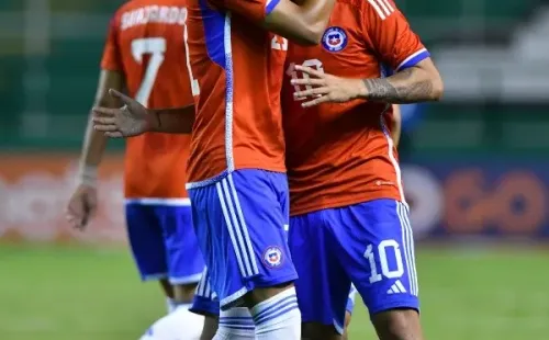 Osorio y Assadi se juntaron para el gol de Chile ante Bolivia (Foto: Nelson Ríos)