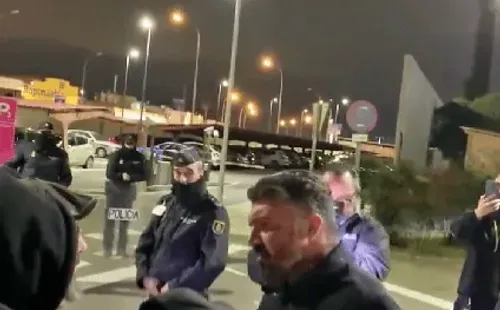 Gatusso respondiéndole a los hinchas tras la derrota ante Valladolid. (Twitter)