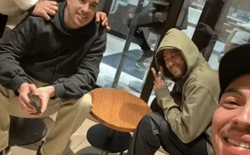 Neymar con sus amigos en Mc Donald’s. | Captura.