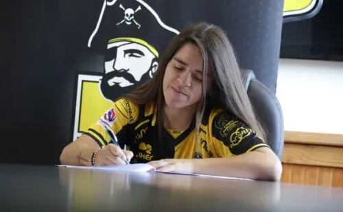 Julio tendrá su primer paso por las Piratas pese a ser jugadora local. | Coquimbo Unido