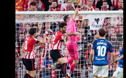 Real Betis le pone nuevo sobrenombre a Claudio Bravo.