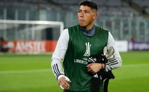 Cortés se mantiene de suplente en Colo Colo. Foto: Photosport