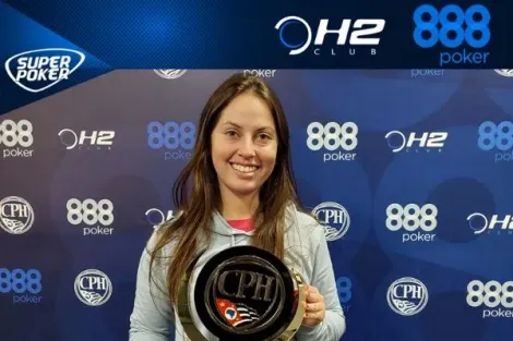 Gabriela Souza é campeã do Main Event Light do CPH no H2 Club