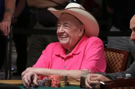 Doyle Brunson deve marcar presença no Main Event da WSOP; confira