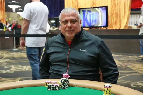 Ricardo Lima lidera brasileiros classificados no Dia 1A do Seniors da WSOP