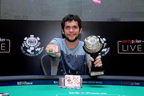 Professor de matemática, Jordan Piva vence Main Event da WSOP Brazil Rio e fatura R$ 1 milhão