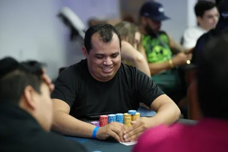 Lázaro Costa avança como chip leader à FT do High Roller do NPS Pixbet Recife