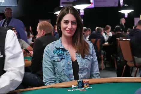 Vivian Saliba lidera brasileiros classificados no Dia 1 do Evento #69 da WSOP