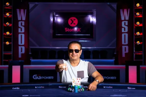 Massoud Eskandari leva primeiro bracelete ao vencer o Super Seniors da WSOP