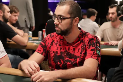 Rafael Moraes disseca blefe gigante passado na WSOP no "GM Comenta"