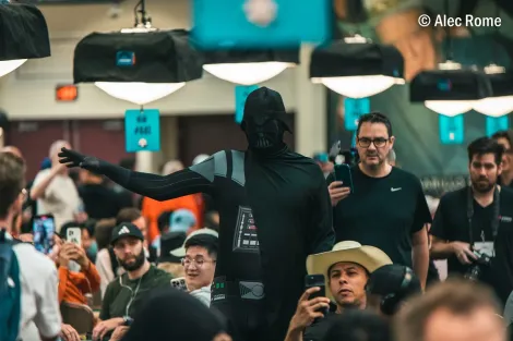 De Darth Vader, Phil Hellmuth leva bad e cai sem puxar um pote no Main Event da WSOP