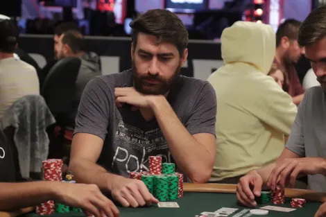 Bruno Desimoni explica fold polêmico com full house no Main Event da WSOP