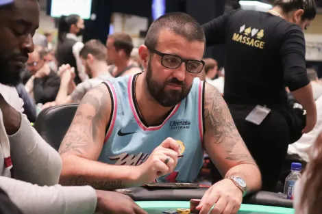 André Akkari puxa a fila no Dia 1 do Evento #84 da WSOP