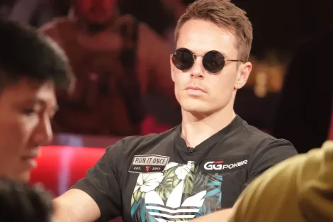 Espen Jorstad puxa a fila dos três finalistas do Main Event da WSOP