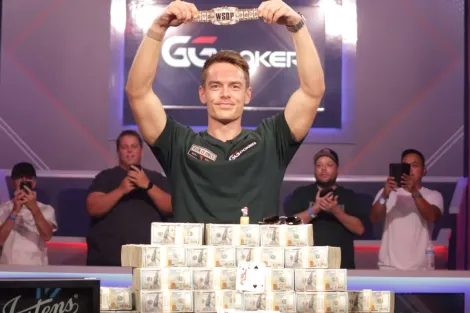 Espen Jorstad é campeão do Main Event da WSOP e fatura US$ 10 milhões