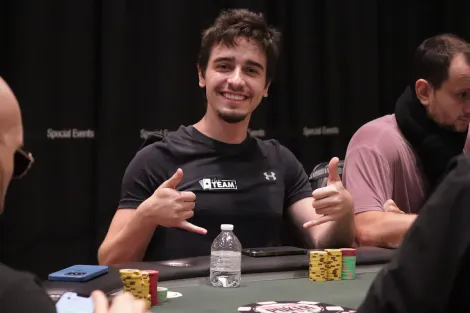 Vilão dorme na mesa e dá showdown absurdo para Felipe Ketzer no EPT Barcelona