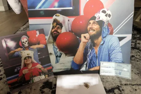 Torcida na WSOP rende cheque, fotos e até pedaço de bracelete; entenda