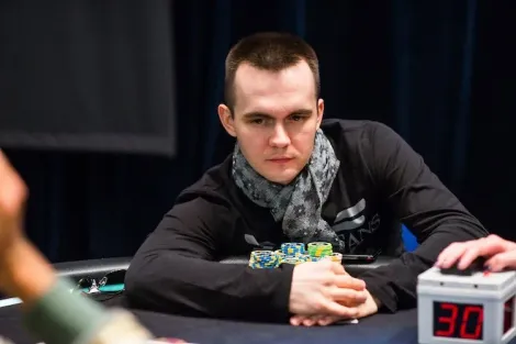 Mikita Badziakouski acerta hero call em pote de CL no SHR do EPT Barcelona