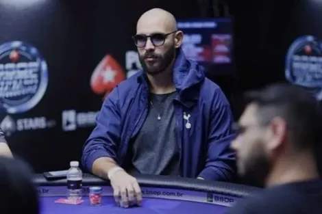 Rafael Tosati é chip leader no Sunday Million; confira os classificados