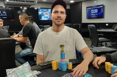 Felipe Nastari lidera o Dia 1A do Main Event do MasterMinds Millions