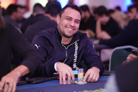 André Ferraz vence all in triplo ao acertar turn no On Fire do NPS Pixbet Natal