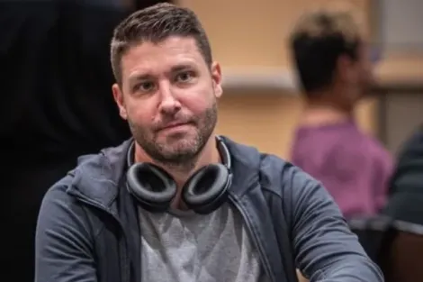 Jeremy Ausmus conquista quinto bracelete da WSOP após FT com Schulman e Negreanu