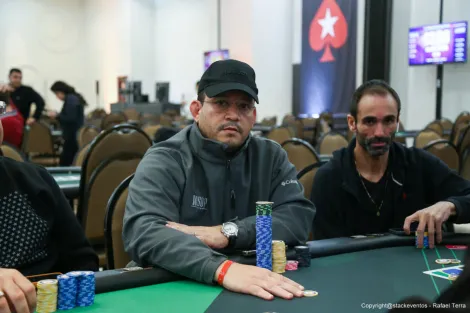 Gustavo Vascão passa na liderança no Dia 1 do High Rollers do BSOP Gramado