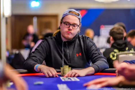 Conor Beresford lidera mesa final do UKIPT Main Event com folgas