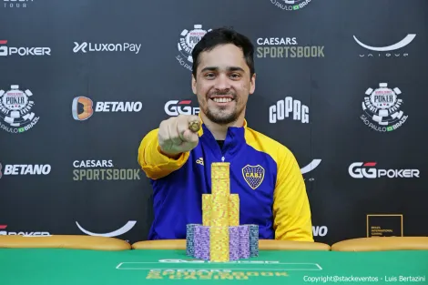 Andres dos Santos supera Luis Kamei no HU do One Day KO e leva anel da WSOP Brazil