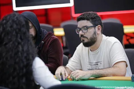 Pote de 80 blinds e AA: João Bauer cai em grande pote na WSOP Brazil