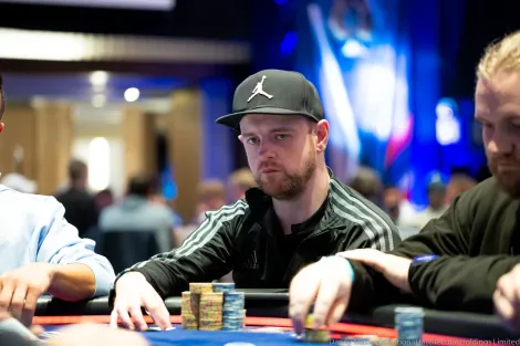 David Docherty lidera classificados do Dia 4 do Main Event do EPT Londres