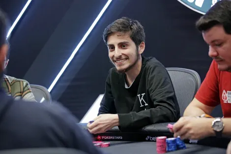 Daniel Aziz lidera brasileiros classificados ao Dia Final do Sunday Million