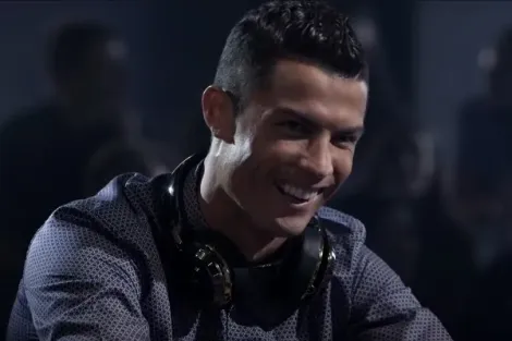 Cristiano Ronaldo já bateu astro de Breaking Bad em desafio heads-up; relembre