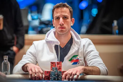 Benny Glaser lidera mesa final do Main Event do WPT World Championship