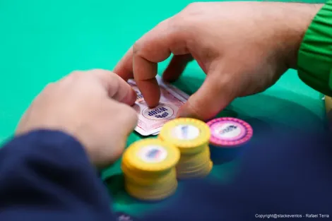 Torneio de poker só para amadores: o que você acha da ideia?