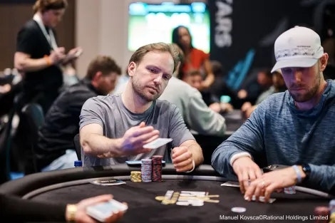 Mike Watson puxa a fila no Dia 1 do Super High Roller do PCA