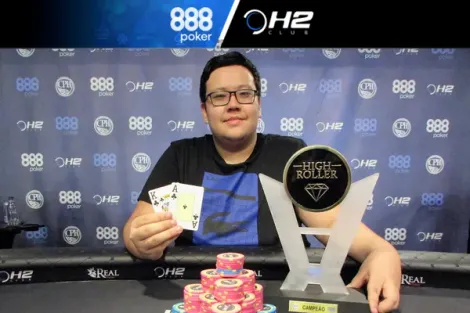 Gustavo Akio é campeão do High Roller do H2 Club São Paulo