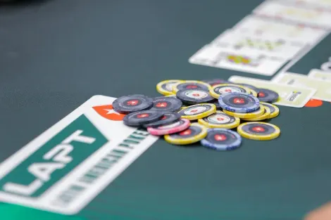 O que você faria? Fold com QQ impressiona na bolha do Main Event do LAPT Rio