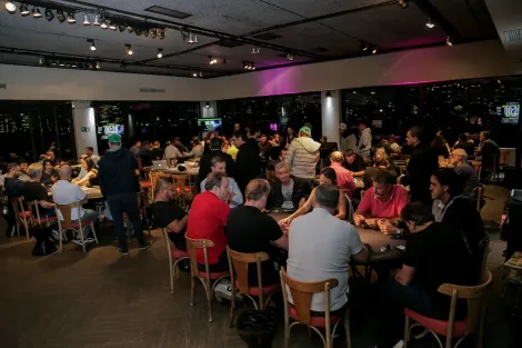 Primeiro Unique Poker Celebration reúne celebridades e entrega forras; confira