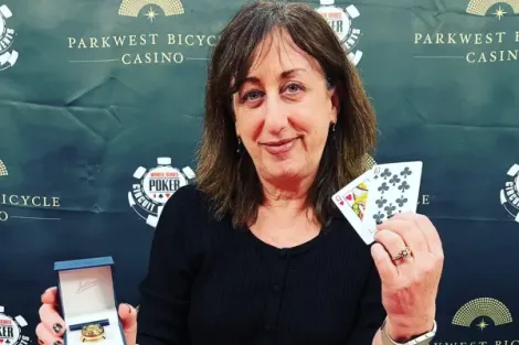 Atriz das séries "Mad Men" e "Mom" conquista anel da WSOP Circuit