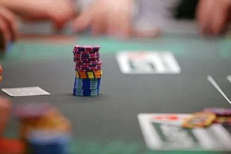 Lars Henrik lidera Dia Final do DeepStack Progressive KO do LAPT Montevidéu